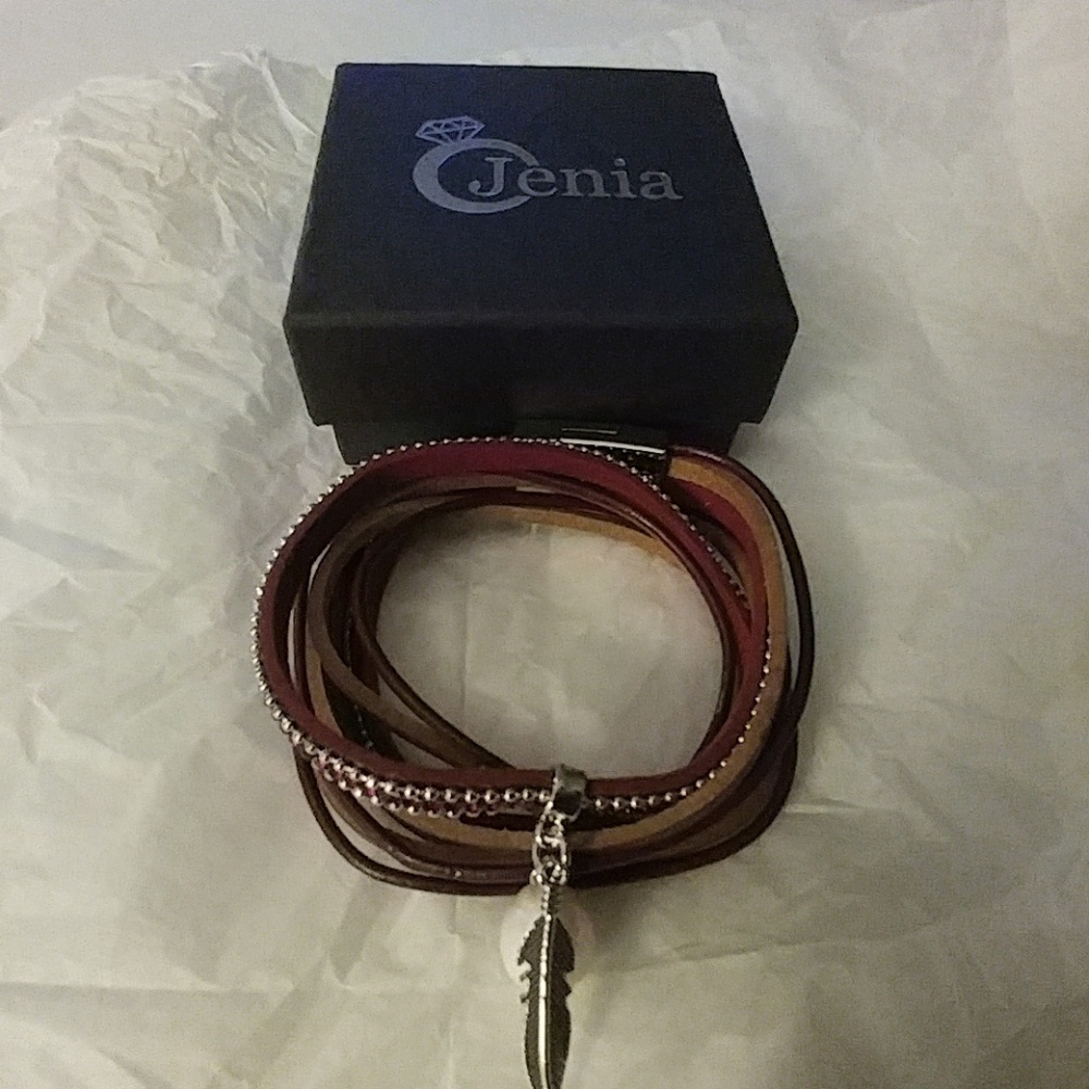 WOMEN'S LEATHER WRAP BRACELET